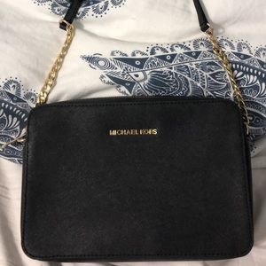 MK black jetset purse